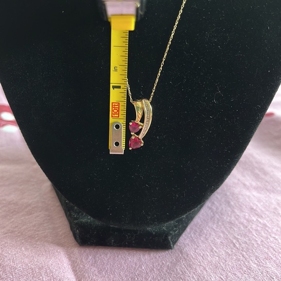 Stunning estate 10k solid gold heart shaped Ruby, with diamond chip accent, 18in - Picture 4 of 8
